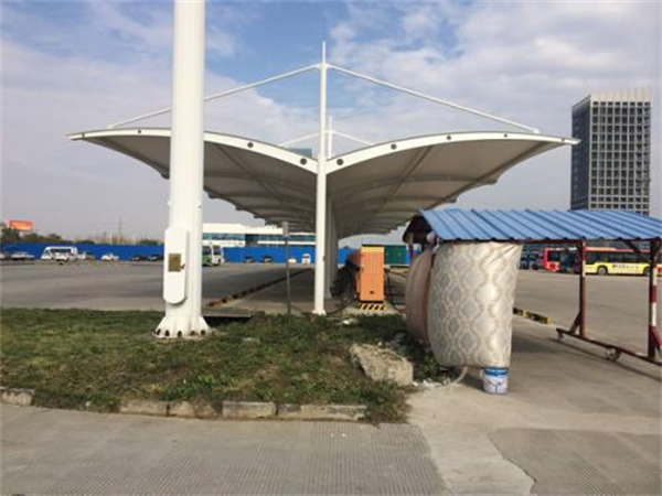 充電樁電動(dòng)車(chē)棚