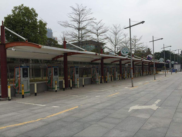 充電樁電動(dòng)車(chē)棚